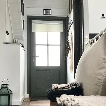 Vulkán Nyúlontúl * Mencshely