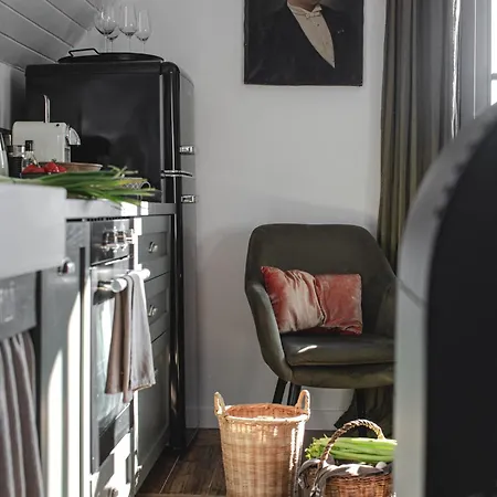 Vulkán Nyúlontúl * Mencshely